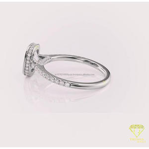 Anillo de compromiso con diamante cultivado en laboratorio de corte cojín y engaste biselado en oro blanco de 14K, con halo oculto, anillo de promesa y boda para mujer - Product Image 5