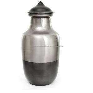 Urnes funéraires en laiton de haute qualité et de forme unique avec des urnes funéraires en métal fini de couleur noire - Product Image 5