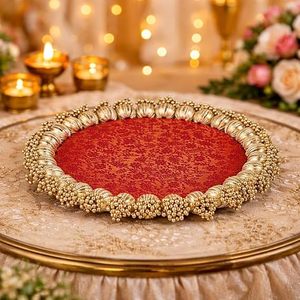 Centre de table de mariage en céramique rouge glamour, rond, sculpté, avec bordure perlée dorée, décoration artisanale - Product Image 1
