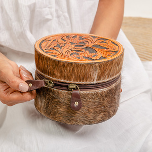 Bolsa de Maquillaje de Piel Auténtica con Diseño Floral Grabado a Mano, Mini Cadena Circular, Nueva Moda - Product Image 3