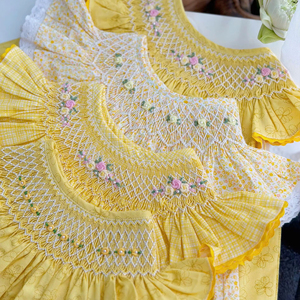 Vestido Casual para Niña Hecho en Vietnam, 100% Algodón Orgánico, Diseño Floral, Transpirable y Lavable, para Edades de 6 a 13 Años - Product Image 1