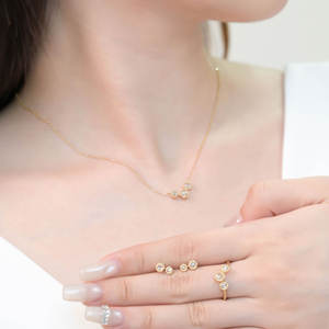 Boucles d'oreilles luxueuses à deux pierres, diamants de couleur DEF, qualité VVS, or jaune 14 carats, diamants ronds de laboratoire, bijoux fins et délicats pour elle - Product Image 5