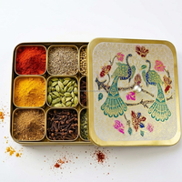 Boîte à épices artisanale en laiton gravée paon, luxe, 7 compartiments, écologique, compatible lave-vaisselle, pour cuisines gourmandes