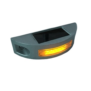 Feu de signalisation LED solaire clignotant pour camion, éclairage latéral solaire à piquet, lumière de terrasse, éclairage paysager - Product Image 1