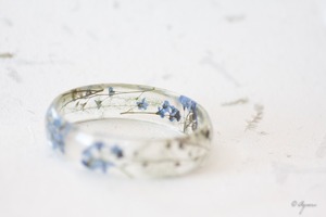 Brazalete de resina con diseño de olvido de mis encontros - Brazalete botánico floral - Brazalete tipo cuff - Product Image 5