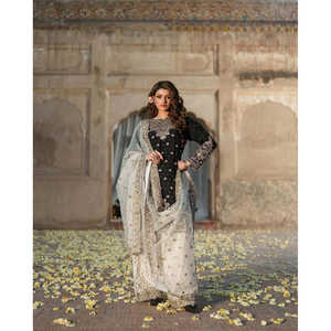 Haut en mousseline de soie de créateur avec pantalon palazzo et dupatta, orné de motifs Moti rivetés - Product Image 2