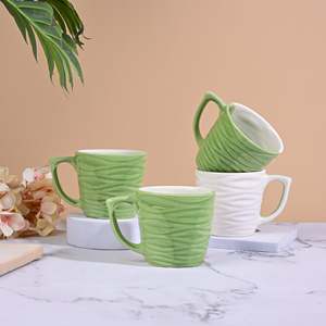 Juego de 4 Tazas de Cerámica Rústicas Verdes con Diseño de Cardamomo - Product Image 6