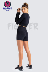 Conjunto de camiseta y pantalones cortos de lujo para mujer, estilo oversized, para verano, yoga, gimnasio, ropa deportiva, con logo personalizado. - Product Image 2