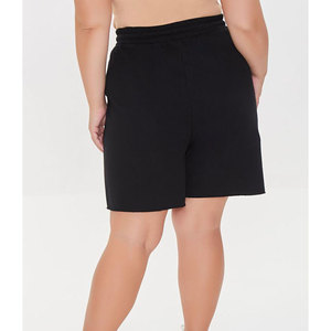 Shorts de sport athlétiques personnalisés pour femmes, de qualité supérieure, avec taille élastique et cordon de serrage blanc, en coton, pour l'entraînement, la gym et la course à pied - Product Image 3