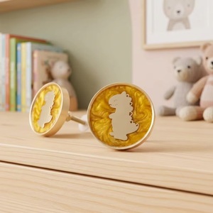 Bouton de meuble en résine, design dinosaure, forme originale pour tiroir d'enfant, poignée de meuble moderne, écologique, multifonction, durable - Product Image 1