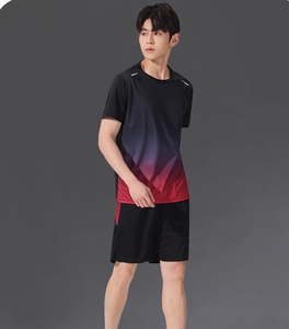 เสื้อเจอร์ซีย์กีฬาผู้ชาย แขนสั้น สีไล่ระดับ ระบายอากาศ แห้งเร็ว ผลิตจากโพลีเอสเตอร์ ชุดเซ็ตสำหรับฤดูร้อน ทรงปกติ - Product Image 4