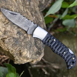Couteaux pliants de chasse à manche bleu avec lame en acier poli, embouts métalliques et étui en cuir cousu pour la chasse et le camping - Product Image 2