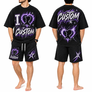 Ensemble T-shirt et short pour homme avec imprimé graphique, streetwear personnalisé, tee-shirt oversize, short assorti, tenue décontractée d'été en deux pièces - Product Image 1