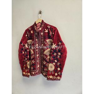 Chaqueta de Terciopelo Bordada para Mujer, Cuello Mandarín, Estampado Floral, Prenda de Invierno Hecha a Mano - Product Image 3