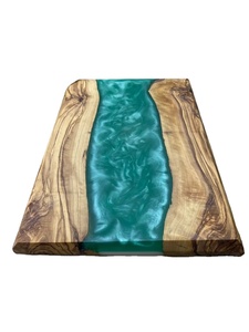 Tabla de cortar de resina epoxi, fusión de artesanía, fuerza y calidez, mientras que la resina epoxi aporta color, modernidad y profundidad artística. - Product Image 2