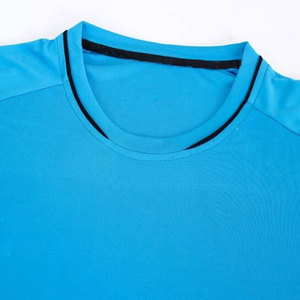 Tenue de football professionnelle pour hommes, légère, respirante, durable, confortable, conçue pour les entraînements et les matchs. - Product Image 2