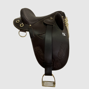 อานม้าหนังแท้จากออสเตรเลีย ยี่ห้อ Nafko Industry รุ่น Wood Tree Dressage แบบ Deep Seat นั่งสบาย ทนทาน อุปกรณ์ขี่ม้าสำหรับส่งออก - Product Image 1