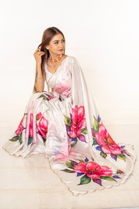 Sari en soie blanc élégant à imprimé floral rose numérique, infroissable et à séchage rapide, pour femme, style mariage Inde Pakistan Bollywood Ouest - Product Image 6