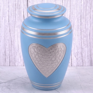 Urne funéraire en laiton en forme de cœur marron et doré avec finition brossée pour cendres humaines, urne commémorative et funéraire - Product Image 2