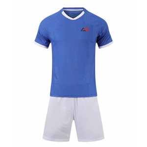 Uniforme de fútbol al por mayor, conjunto personalizado en tallas y colores, uniforme de fútbol con logo personalizado para entrenamiento. - Product Image 1