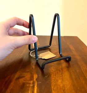 Support pratique en fer pour une présentation organisée des plats, offrant un rangement efficace et une présentation attrayante - Product Image 1