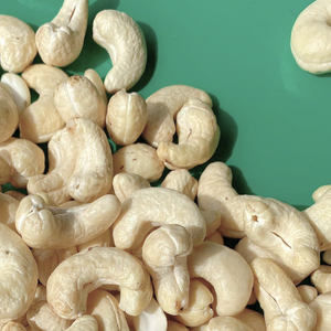 Noix de cajou en gros de haute qualité WW180, WW240, WW320, LP Noix de cajou crues 1 kg exportées vers les États-Unis, l'UE, le Moyen-Orient - Product Image 1