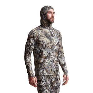 Haut de performance camouflage pour homme avec demi-zip et capuche intégrée, masque facial intégré, respirant, pour la chasse et les activités de plein air - Product Image 1