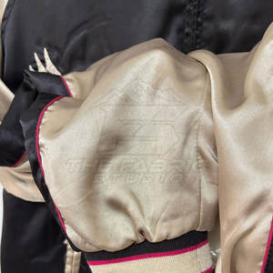 Chaqueta Sukajan clásica con acabado de seda de la mejor calidad, material suave y ajuste cómodo para uso diario. - Product Image 5