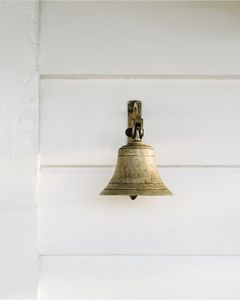 Diseñada para producir un sonido brillante, resonante y duradero, la campana crea un ambiente tranquilo y armonioso que mejora la experiencia. - Product Image 3
