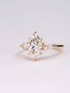 Bague de fiançailles de luxe en or 18K/14K/10K avec diamant taille marquise de 2,00 ct, bague de mariée trois pierres, bijoux fins personnalisés en gros - Product Image 6