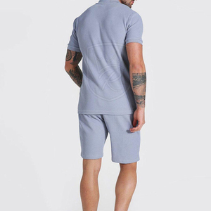 Polo piqué bleu clair pour homme, manches courtes, décontracté, respirant, tricoté, couleur unie, coupe classique, style streetwear - Product Image 3