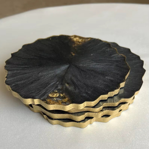 Posavasos de Resina Negra con Hoja de Oro – Regalo Decorativo de Lujo Hecho a Mano con Resina Epoxi - Product Image 1