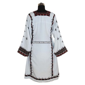 Top/Tunique/Kurta imprimé de fleurs véritables, collection BDR023, broderie à la main vintage, robes Banjara Balochi, collection Banjara. - Product Image 2