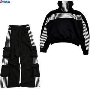Conjunto de Sudadera y Pantalones Deportivos a Rayas de Diseño Personalizado, Pantalones Deportivos Holgados Unisex con Doble Cintura y Bolsillos Tipo Cargo - Product Image 3