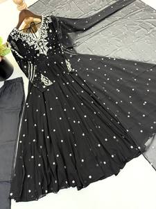 Vestido Tradicional Bordado Negro Largo Hasta el Suelo para Mujer, Corte Holgado, Estilo Indio Pakistaní para Fiestas - Product Image 4