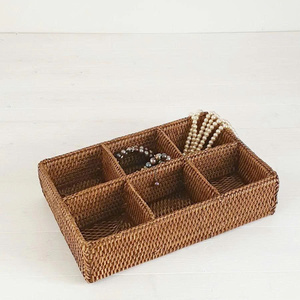 ถาดจัดระเบียบหวายสาน ตะกร้าเก็บของรักษ์โลก สไตล์เรียบง่าย โบโฮ ตกแต่งอย่างยั่งยืน สำหรับโต๊ะทำงาน ลิ้นชัก ขายส่ง ส่งออก - Product Image 3