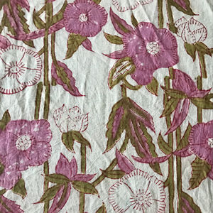 Tissu en coton imprimé à la main – Motif floral vertical |   Rose mauve et vert olive sur fond blanc naturel - Product Image 1
