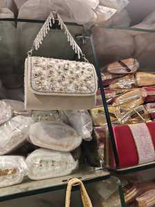 Sac à main tropical brodé à la main avec perles pour femmes - Product Image 3