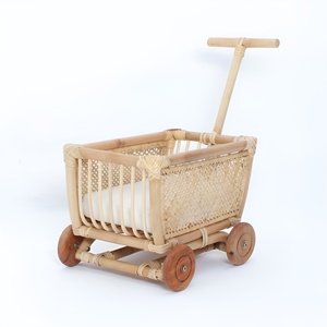 Carrito de juguete de ratán de bajo costo, cochecito para muñecas con el diseño más adorable, carrito de muñecas hecho a mano. - Product Image 2
