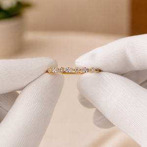 Anillo de media eternidad con moissanita de corte marquesa y redondo, chapado en oro, engaste pavé, para compromiso y boda de mujer - Product Image 6