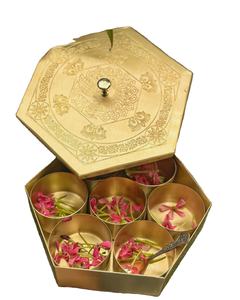 Masala Dabbi en laiton finition antique fait à la main avec cuillère, boîte à épices gravée pour la décoration de la maison et la cuisine - Product Image 1