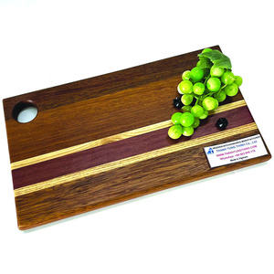 Planche à découper en bois polie à la main, design moderne, durable, avec poignée en bois - Product Image 5