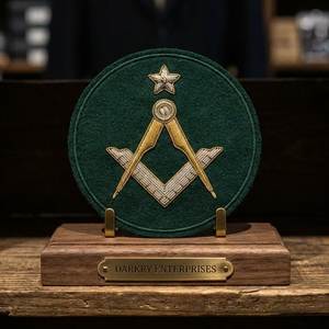 Parche Bordado a Mano Personalizado con Hilo Metálico para Regalia Masónica, Emblema de Compás, Rosa Náutica y Estrella de Logia - Product Image 6