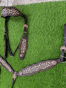2026 Meilleures ventes Ensemble d'équipement équestre saisonnier léger fait main en cuir de vachette motif léopard pour selle western, avec têtière et collier de poitrail - Product Image 3