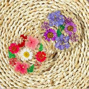 Sous-verre en résine fait main avec fleurs pressées véritables et feuille d'or, sous-verre floral coloré, cadeau unique pour elle, décoration d'intérieur - Product Image 4