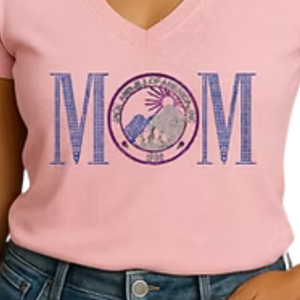 Camiseta Rosa con Logo MOM para Mujer, Ropa Casual para el Día a Día, Estilo Urbano, Cómoda, a la Moda - Product Image 4