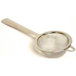 Colador de Té Metálico Premium con Mango Ergonómico para Filtrar Hojas de Té Frescas en la Preparación Diaria del Té en el Hogar - Product Image 1