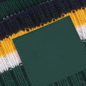 Gorro de Punto Acrílico Suave y Cálido para Invierno, para Hombres y Mujeres, para Deportes al Aire Libre y Uso Casual - Product Image 3