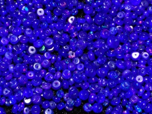 Perles d'opale naturelle éthiopienne fumée et traitée, rondelles de 3-5 mm, lisses, polies, percées, bleues, pierres précieuses en vrac pour la fabrication de bijoux - Product Image 3