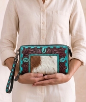 Dompet Kulit Motif Kulit Sapi dengan Ritsleting, Tempat Ponsel, Aksen Bulu Timbul, Gaya Buatan Tangan untuk Penggunaan Sehari-hari